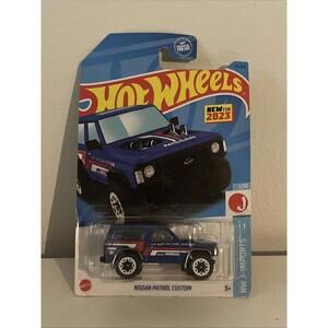 Nissan Patrol Custom 20/250 Hot Wheels HW J-Imports 1/10 (Blue / White) 2023